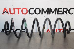 Usagé Ressort de torsion arrière Peugeot 1007 (KM) 1.4 Prix sur demande proposé par Autocommerce