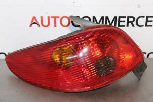 Used Taillight, left Peugeot 206 (2A/C/H/J/S) 1.4 XR,XS,XT,Gentry Price € 30,00 Margin scheme offered by Autocommerce