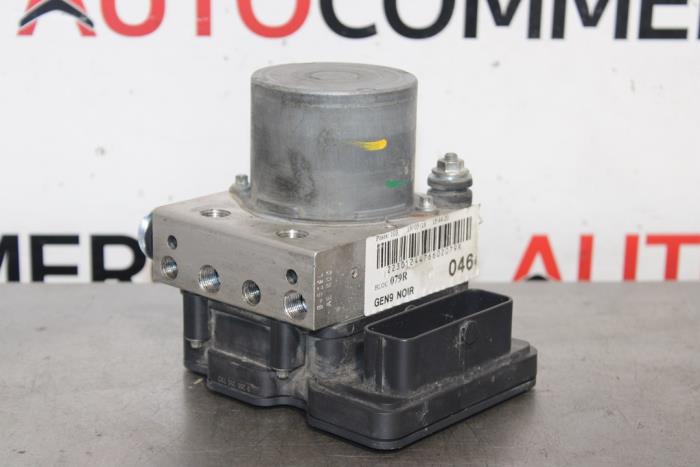 Begagnade ABS-pump Renault Kangoo Express (FW) 1.5 dCi 90 FAP Pris € 95,00 Marginaltabell erbjuds av Autocommerce