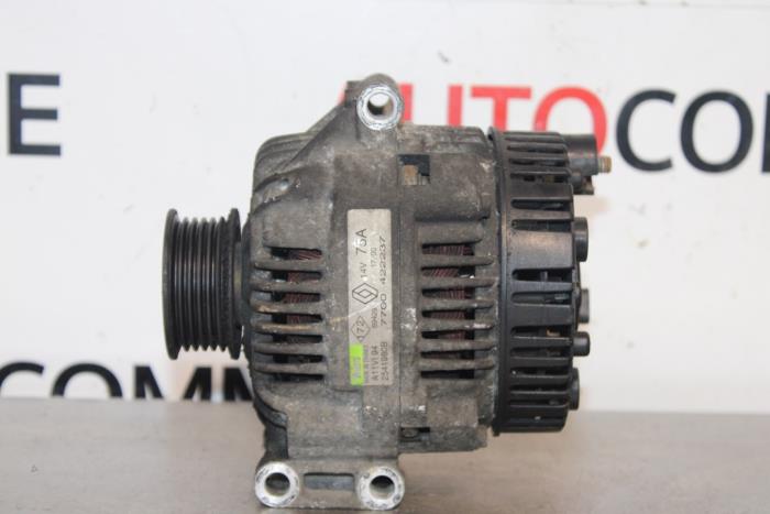 Dynamo from a Renault Clio II (BB/CB) 1.4 2001