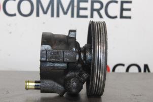 Used Power steering pump Renault Clio II (BB/CB) 1.4 Price € 40,00 Margin scheme offered by Autocommerce
