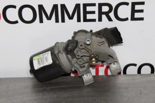 Used Front wiper motor Renault Clio III (BR/CR) 1.5 dCi 105 Price € 50,00 Margin scheme offered by Autocommerce