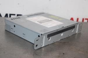 Used CD changer Peugeot 308 (L3/L8/LB/LH/LP) 1.2 12V e-THP PureTech 110 Price on request offered by Autocommerce