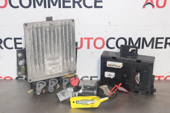 Used Engine management computer Renault Modus/Grand Modus (JP) 1.5 dCi 85 Price on request offered by Autocommerce