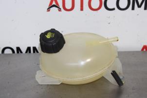 Used Expansion vessel Renault Captur (2R) 0.9 Energy TCE 12V Price € 15,00 Margin scheme offered by Autocommerce