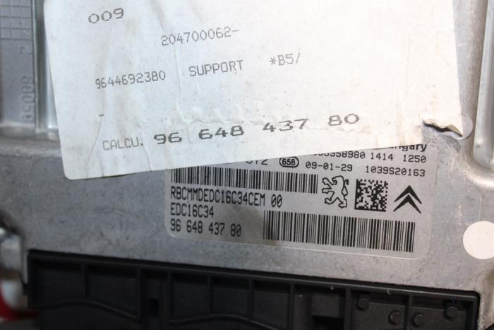 Ordinateur gestion moteur d'un Citroën C4 Berline (LC) 1.6 HDi 16V 110 2009