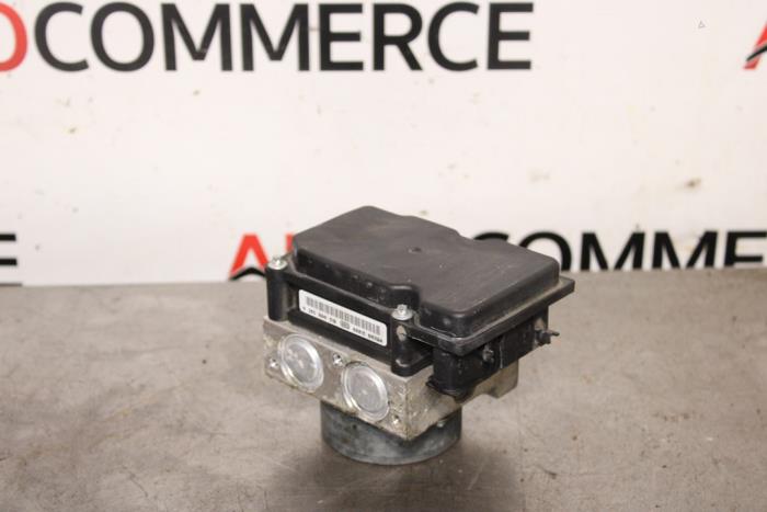 Usagé Bloc ABS Renault Scénic II (JM) 1.5 dCi 105 Prix € 30,00 Règlement à la marge proposé par Autocommerce