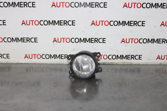 Fog light, front right from a Peugeot 307 SW (3H) 2.0 HDi 135 16V FAP 2007
