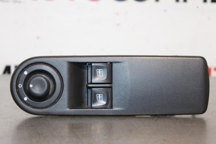 Usados Interruptor de ventanilla eléctrica Renault Clio IV (5R) 0.9 Energy TCE 90 12V Precio € 20,00 Norma de margen ofrecido por Autocommerce