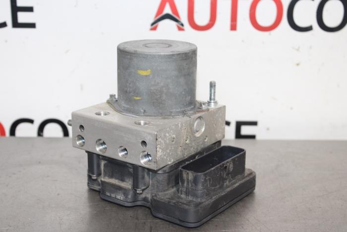 Begagnade ABS-pump Renault Kangoo Express (FW) 1.5 dCi 75 Pris € 30,00 Marginaltabell erbjuds av Autocommerce