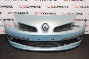Used Front bumper Renault Clio III (BR/CR) 1.6 16V Price € 200,00 Margin scheme offered by Autocommerce