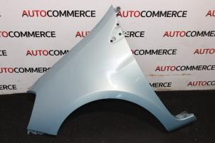 Used Front wing, left Renault Clio III (BR/CR) 1.6 16V Price on request offered by Autocommerce