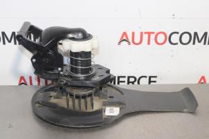 Usagé Treuil de roue de secours Renault Clio III (BR/CR) 1.2 16V 75 Prix sur demande proposé par Autocommerce