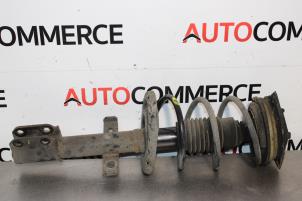 Used Fronts shock absorber, left Renault Clio III (BR/CR) 1.2 16V 75 Price € 70,00 Margin scheme offered by Autocommerce