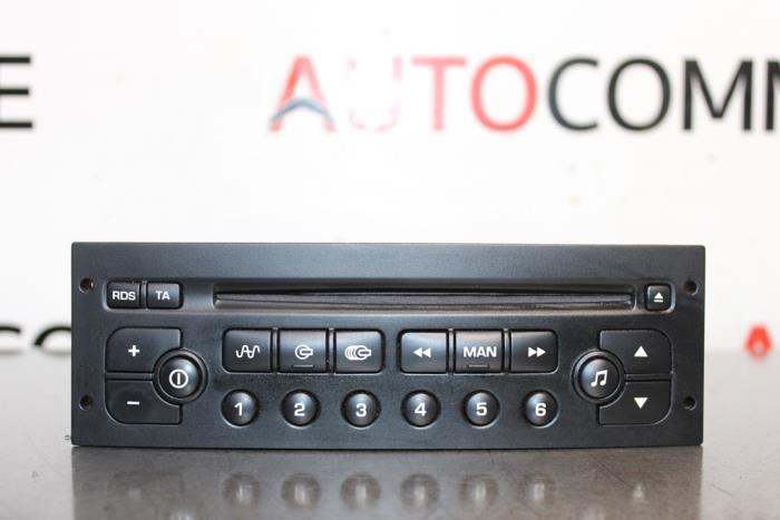 Begagnade Radio Peugeot 307 SW (3H) 2.0 16V Pris € 25,00 Marginaltabell erbjuds av Autocommerce