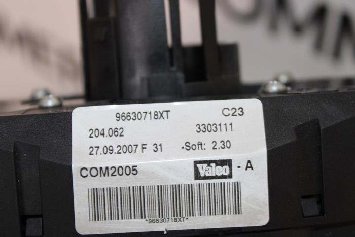 Interruptor combinado columna de dirección de un Peugeot 207 SW (WE/WU) 1.6 HDi 16V 2008