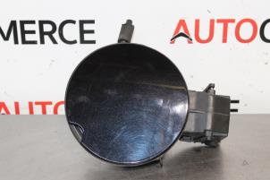 Used Tank cap cover Renault Clio IV (5R) 1.5 dCi 75 FAP Price € 25,00 Margin scheme offered by Autocommerce