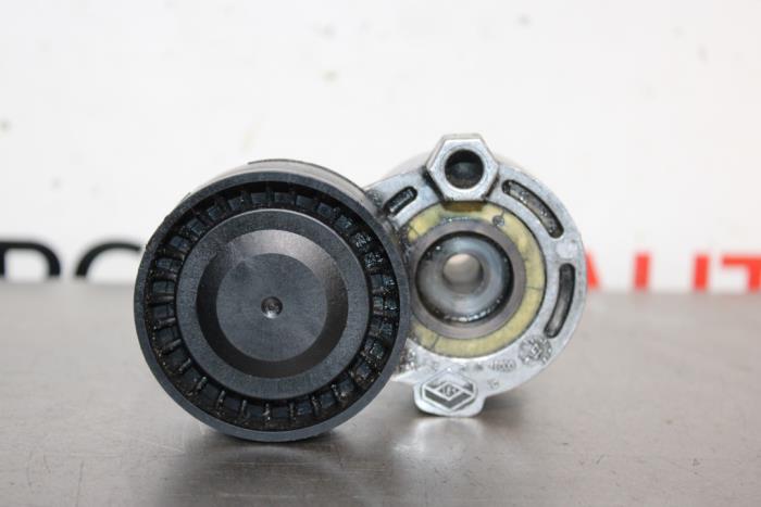 Usados Rodillo tensor correa múltiple Renault Clio III (BR/CR) 1.5 dCi 105 Precio € 20,00 Norma de margen ofrecido por Autocommerce