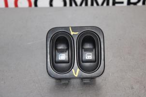 Usagé Interrupteur de lève vitre Peugeot 1007 (KM) 1.4 Prix € 35,00 Règlement à la marge proposé par Autocommerce