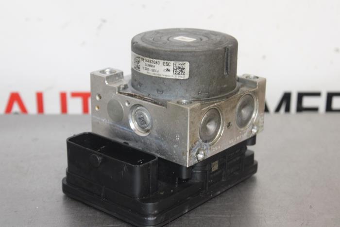 Begagnade ABS-pump Peugeot 208 I (CA/CC/CK/CL) 1.0 Vti 12V PureTech Pris € 70,00 Marginaltabell erbjuds av Autocommerce