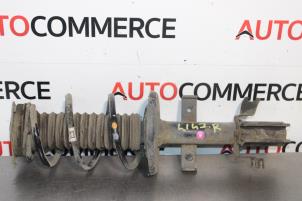 Gebrauchte Stoßdämpfer rechts vorne Renault Clio IV (5R) 0.9 Energy TCE 90 12V Preis auf Anfrage angeboten von Autocommerce