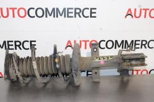 Used Fronts shock absorber, left Renault Clio IV (5R) 0.9 Energy TCE 90 12V Price on request offered by Autocommerce