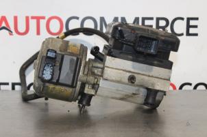 Used Hydraulic suspension pump Citroen C5 I Berline (DC) 1.8 16V Price on request offered by Autocommerce