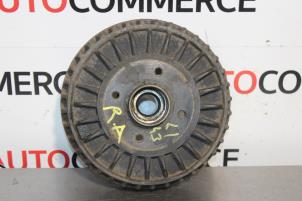 Used Rear brake drum Renault Clio IV (5R) 0.9 Energy TCE 90 12V Price on request offered by Autocommerce