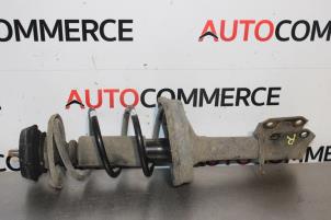 Usagé Amortisseur avant droit Renault Twingo II (CN) 1.2 Prix sur demande proposé par Autocommerce