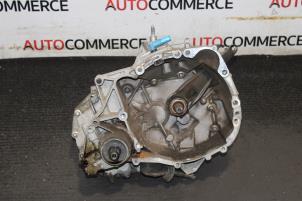 Używane Skrzynia biegów Renault Twingo II (CN) 1.2 Cena € 250,00 Procedura marży oferowane przez Autocommerce