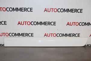 Gebrauchte Seitenschürze rechts Renault Kangoo Preis auf Anfrage angeboten von Autocommerce