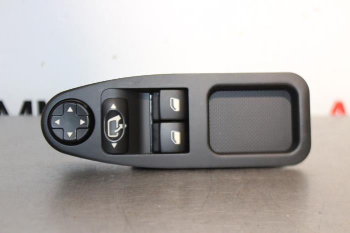 Nuevos Interruptor de ventanilla eléctrica Peugeot Expert Precio € 108,90 IVA incluido ofrecido por Autocommerce