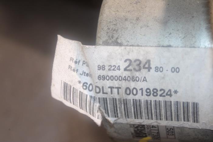Steering box Peugeot 2008 1.2 Vti 12V PureTech 82 - 982242348000