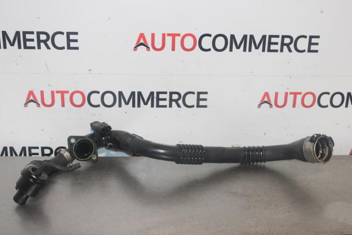 Intercooler Rohr Dacia Sandero II, 2012 0.9 TCE 12V, Fließheck, Benzin, 898cc, 66kW (90pk), FWD, H4B400; H4BA4; H4B410; H4B408; H4BB4; H4B411; H4B412, 2012-10 (Gebraucht)