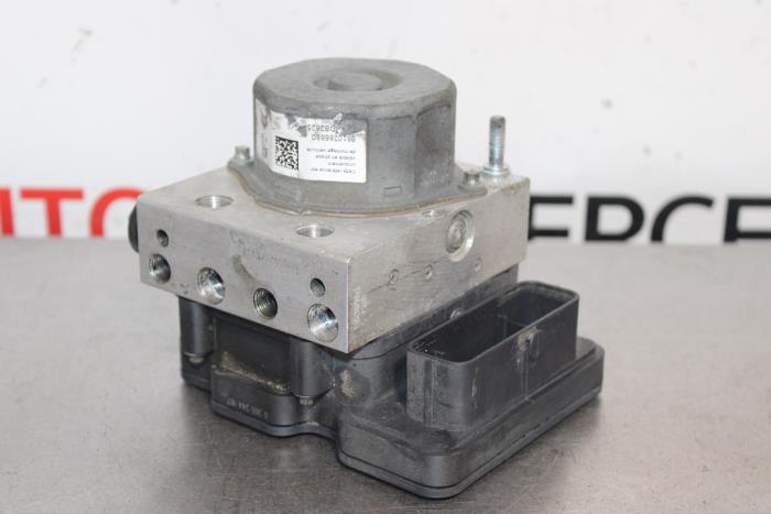 Begagnade ABS-pump Peugeot 308 (L3/L8/LB/LH/LP) 1.2 12V e-THP Pris på förfrågan erbjuds av Autocommerce