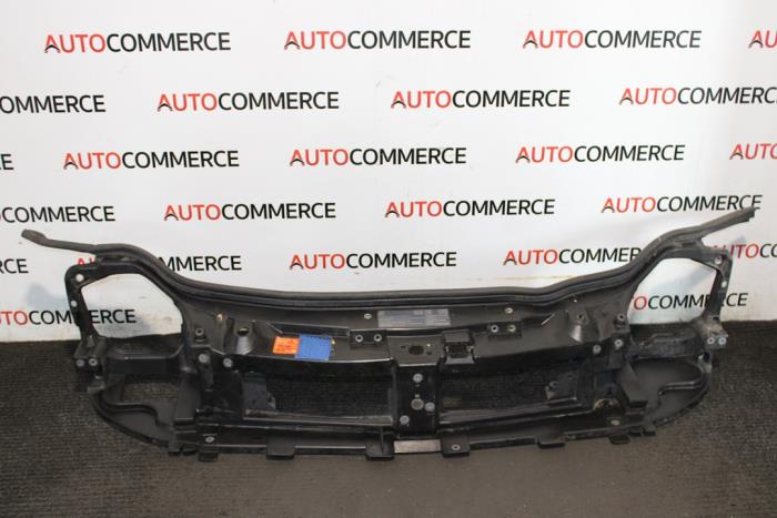 Używane Panel przedni Renault Trafic New (FL) Cena € 40,00 Procedura marży oferowane przez Autocommerce