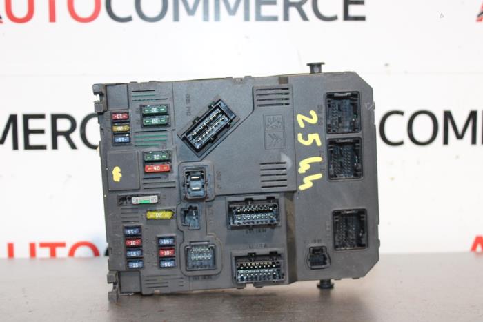 Gebrauchte Sicherungskasten Peugeot 206 (2A/C/H/J/S) 1.4 XR,XS,XT,Gentry Preis € 40,00 Margenregelung angeboten von Autocommerce