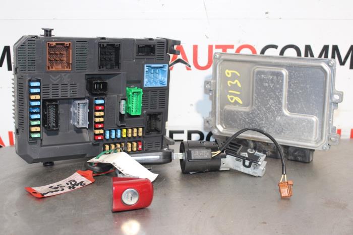 Used Engine management computer Peugeot 208 I (CA/CC/CK/CL) 1.2 Vti 12V PureTech Price € 200,00 Margin scheme offered by Autocommerce