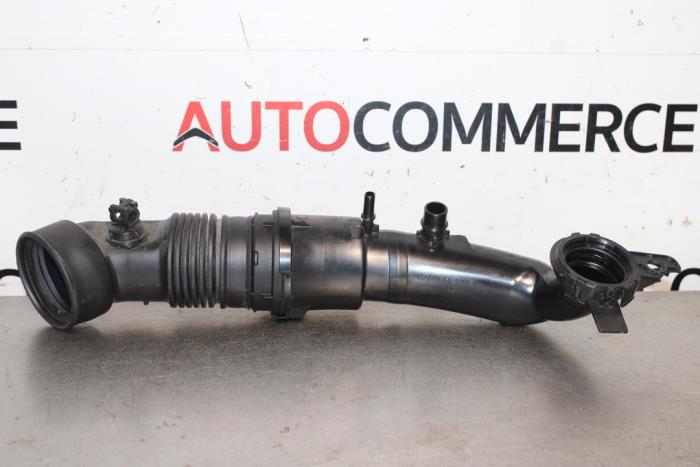 Begagnade Luftintagsslang Opel Corsa F (UB/UH/UP) 1.2 Turbo 12V 130 Pris € 15,00 Marginaltabell erbjuds av Autocommerce