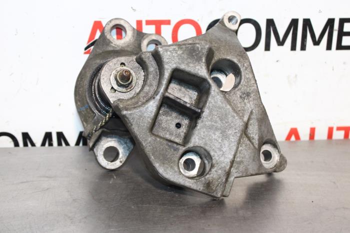 Used Engine mount Renault Kangoo Express (FC) 1.5 dCi 68 Price on request offered by Autocommerce