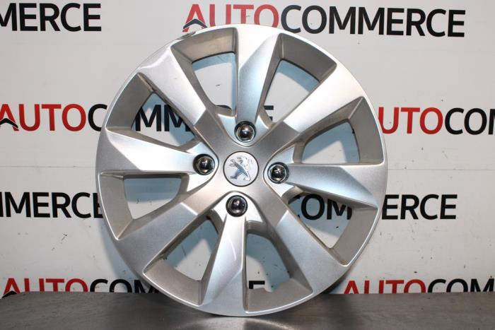 Używane Kolpak Peugeot 2008 (CU) Cena € 25,00 Procedura marży oferowane przez Autocommerce