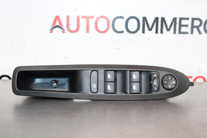 Usados Interruptor de ventanilla eléctrica Citroen C4 Berline (NC) 1.6 Hdi 90 Precio € 30,00 Norma de margen ofrecido por Autocommerce