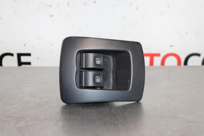 Usados Interruptor de ventanilla eléctrica Dacia Sandero II 0.9 TCE 12V Precio de solicitud ofrecido por Autocommerce