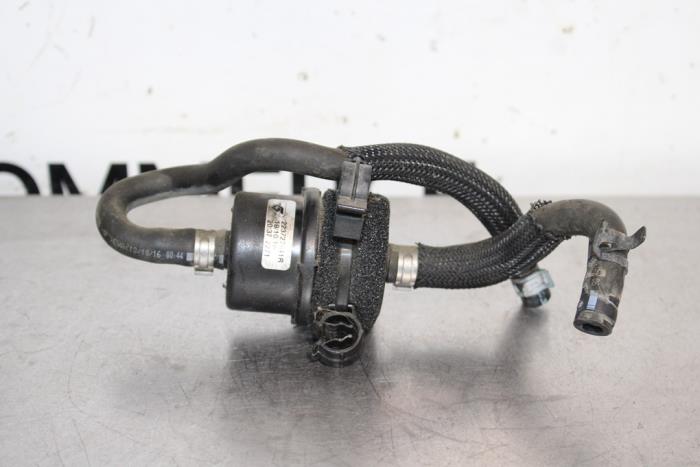 Begagnade Extra vattenpump Dacia Sandero II 0.9 TCE 12V Pris € 15,00 Marginaltabell erbjuds av Autocommerce