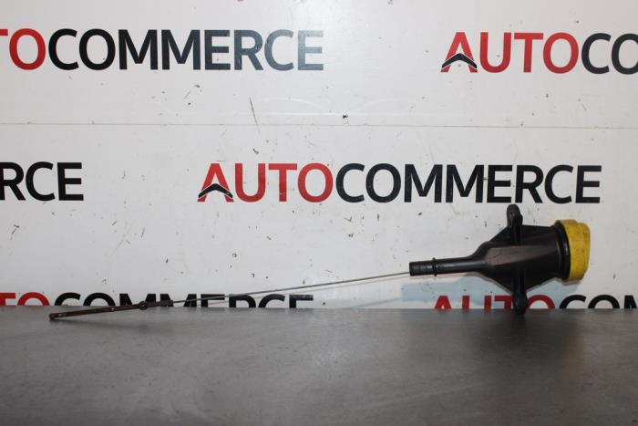 Gebrauchte Ölmessstab Renault Megane III Berline (BZ) 1.4 16V TCe 130 Preis € 20,00 Margenregelung angeboten von Autocommerce