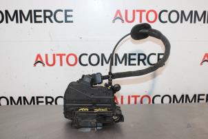 Gebrauchte Türschlossmechanik 4-türig rechts hinten Renault Clio IV (5R) 0.9 Energy TCE 75 12V Preis € 40,00 Margenregelung angeboten von Autocommerce
