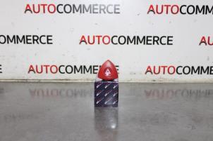 Nya Nödbelysningsbrytare Renault Trafic New (FL) Pris € 24,20 Inklusive moms erbjuds av Autocommerce
