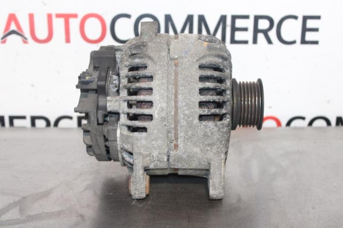 Usagé Dynamo Renault Laguna II (BG) 2.0 16V Prix € 60,00 Règlement à la marge proposé par Autocommerce