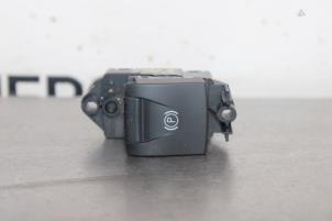 Begagnade Brytare, parkeringsbroms Renault Megane III Grandtour (KZ) 1.5 dCi 110 Pris € 10,00 Marginaltabell erbjuds av Autocommerce