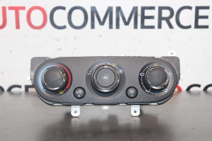 Begagnade Värmekontrollpanel Renault Clio IV (5R) 1.5 dCi 75 FAP Pris € 25,00 Marginaltabell erbjuds av Autocommerce